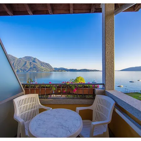 Hotel Residence Zust Verbania Exterior photo