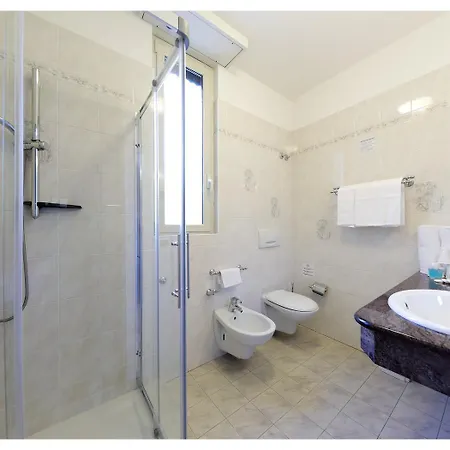 Hotel Residence Zust Verbania Exterior photo
