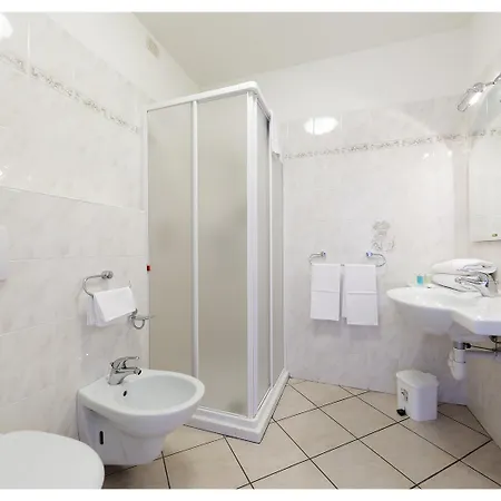 Hotel Residence Zust Verbania Room photo